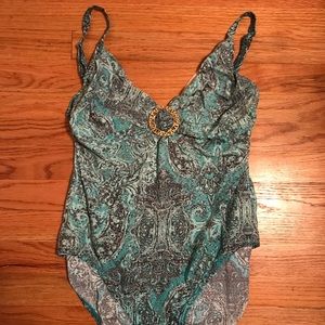 Bathing suit.  One piece.